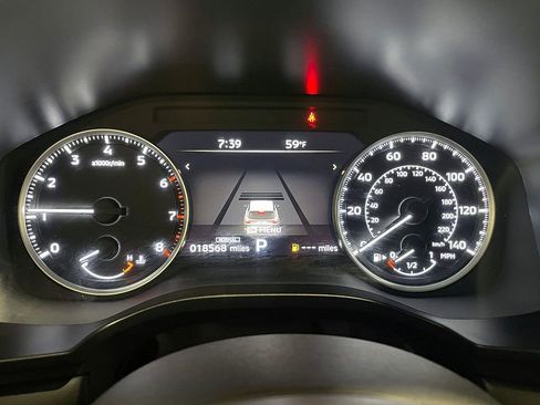 Used 2025 Mitsubishi Outlander AWD image 28