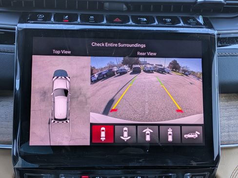 New 2025 Jeep Grand Cherokee Summit image 14