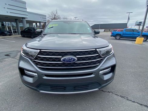 Used 2023 Ford Explorer XLT w/ Equipment Group 202A image 2