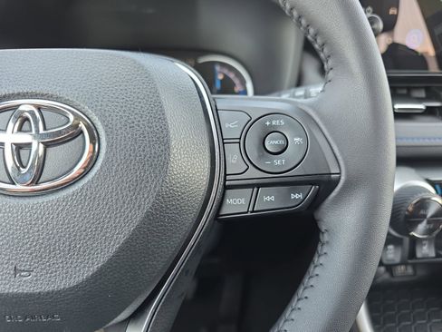 Used 2025 Toyota RAV4 XSE image 18