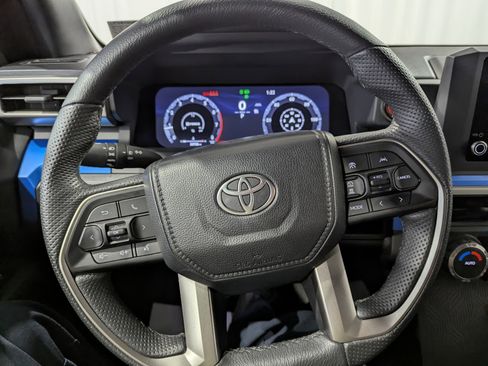 Used 2024 Toyota Tacoma TRD Off-Road AWD/4WD image 20