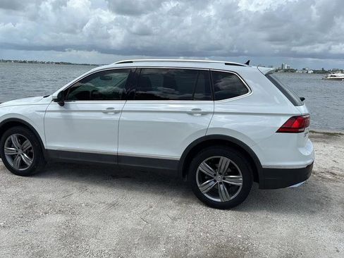 Used 2020 Volkswagen Tiguan SEL image 2