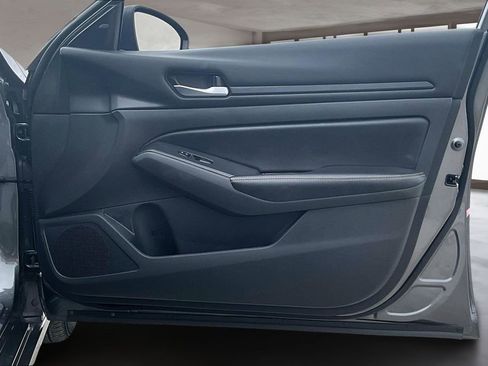 Used 2024 Nissan Altima 2.5 SV image 26