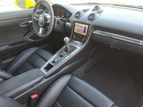 Certified 2022 Porsche 718 Boxster GTS image 16