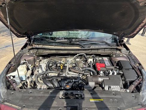 Used 2024 Nissan Altima 2.5 SV FWD image 23