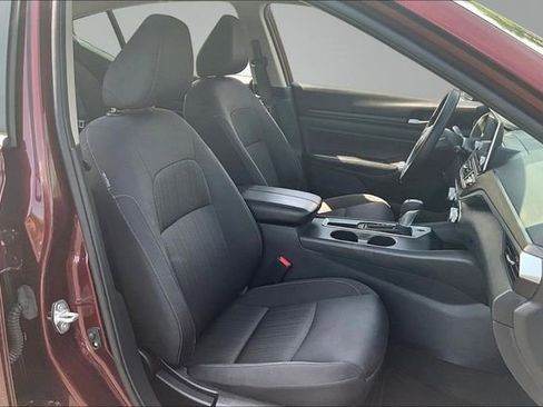 Used 2025 Nissan Altima 2.5 SV FWD image 26