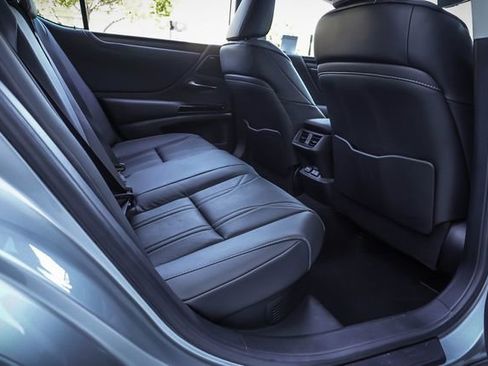 Certified 2025 Lexus ES 300h w/ Luxury Package FWD image 22