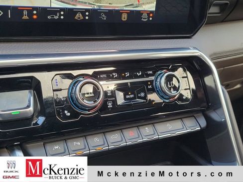 Used 2025 GMC Sierra 1500 Denali w/ Denali Reserve Package AWD/4WD image 17