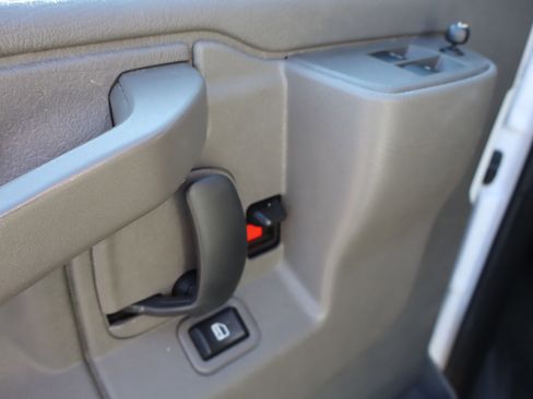 Used 2024 GMC Savana 2500 w/ Driver Convenience Package image 14