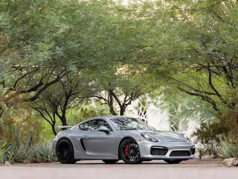 Used 2016 Porsche Cayman GT4 image 2