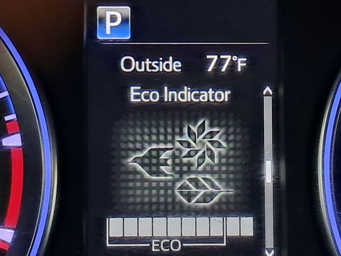 Used 2019 Toyota Highlander SE image 18