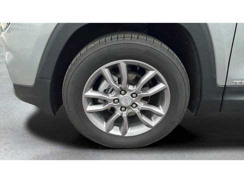 Certified 2024 GMC Terrain SLT w/ Infotainment Package II image 34