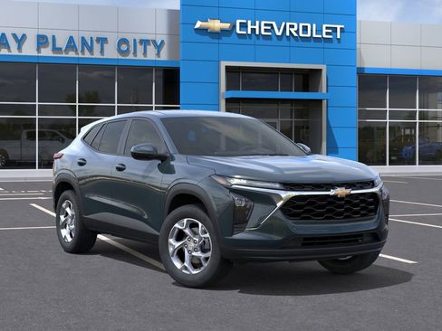 New 2026 Chevrolet Trax LS w/ LS Convenience Package FWD image 7