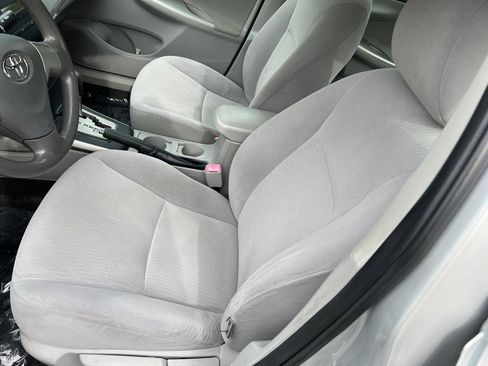 Used 2010 Toyota Corolla FWD image 19