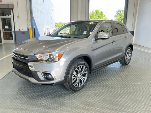 Used 2018 Mitsubishi Outlander Sport SE AWD/4WD image 2