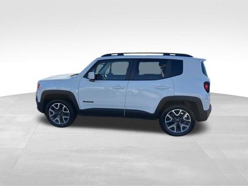 Used 2018 Jeep Renegade Latitude w/ Cold Weather Group image 9