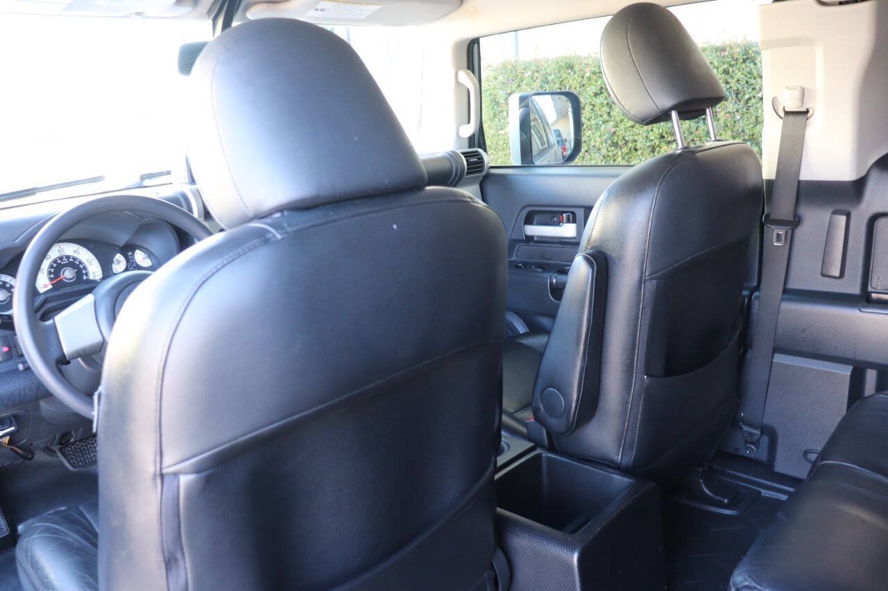 Used 2010 Toyota FJ Cruiser 4WD w/ Convenience Pkg image 37