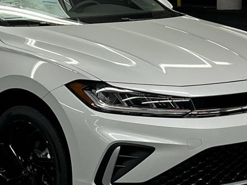 New 2026 Volkswagen Jetta SE FWD image 40