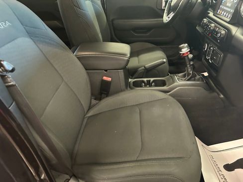 Used 2021 Jeep Wrangler Unlimited Sahara w/ Uconnect 4C Nav & Sound Group AWD/4WD image 32