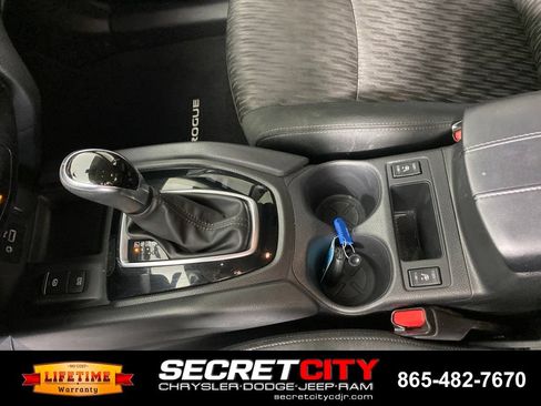 Used 2020 Nissan Rogue SV w/ Premium Package AWD/4WD image 23