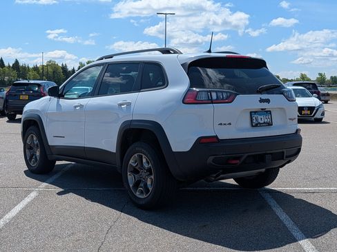 Used 2020 Jeep Cherokee Trailhawk w/ Comfort/Convenience Group AWD/4WD image 3