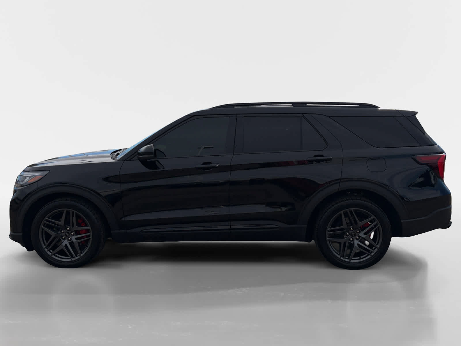 Used 2025 Ford Explorer ST AWD/4WD image 2
