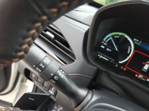 Used 2025 Subaru Forester Touring AWD/4WD image 38