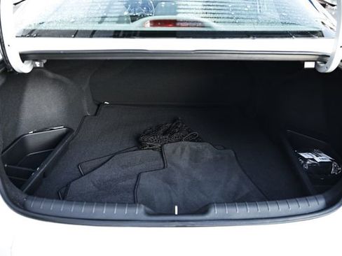 Certified 2025 Hyundai Elantra Sport image 28