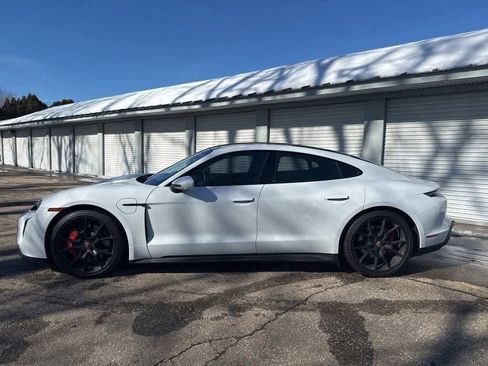 Certified 2022 Porsche Taycan GTS image 2