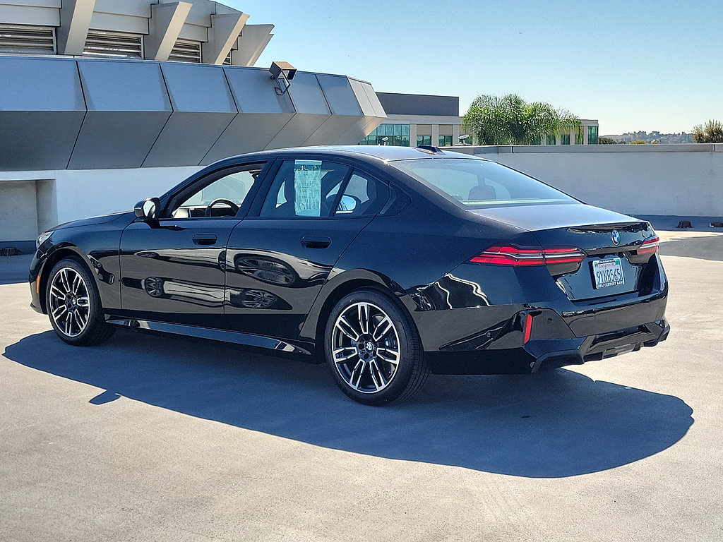 Used 2026 BMW 530i w/ M Sport Package RWD image 2