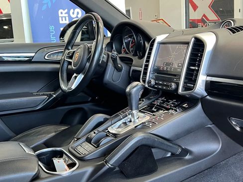 Used 2017 Porsche Cayenne AWD/4WD image 21