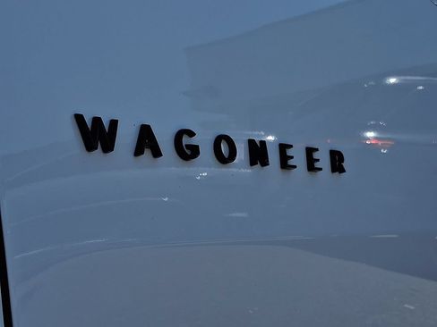 Used 2024 Jeep Wagoneer Launch Edition w/ Trailer Tow Group AWD/4WD image 33