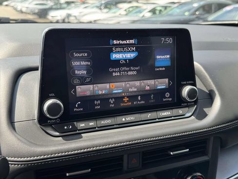 Used 2024 Nissan Rogue SV AWD/4WD image 28