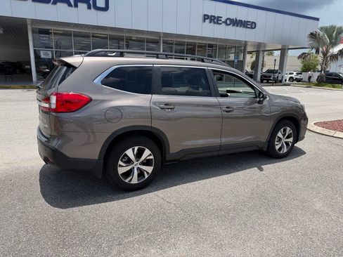 Used 2021 Subaru Ascent Premium w/ Convenience Package AWD/4WD image 3