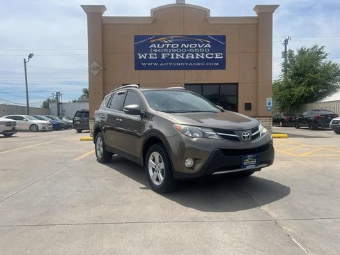 Used 2013 Toyota RAV4 XLE FWD image 1