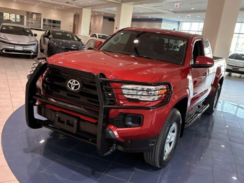 Used 2016 Toyota Tacoma SR image 1