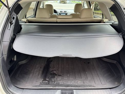 Used 2015 Subaru Outback 2.5i Limited AWD/4WD image 16