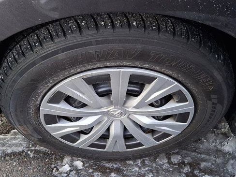 Certified 2022 Toyota Camry LE image 6