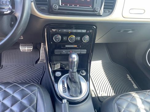 Used 2019 Volkswagen Beetle 2.0T FWD image 11