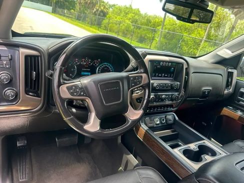 Used 2018 GMC Sierra 1500 Denali w/ Denali Ultimate Package AWD/4WD image 10