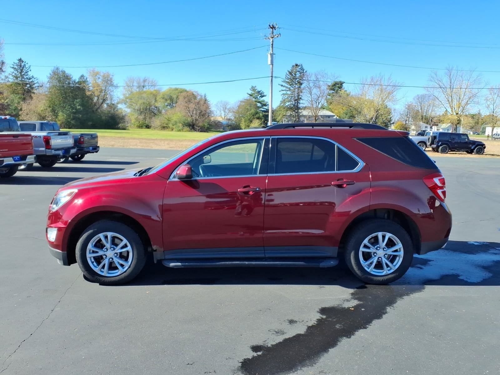 Used 2017 Chevrolet Equinox LT w/ Convenience Package AWD/4WD image 2