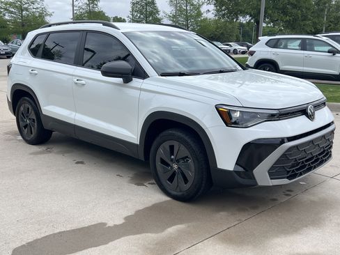 Certified 2025 Volkswagen Taos S image 2