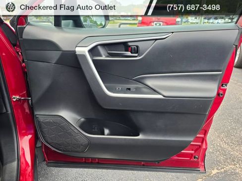 Used 2021 Toyota RAV4 LE AWD/4WD image 42