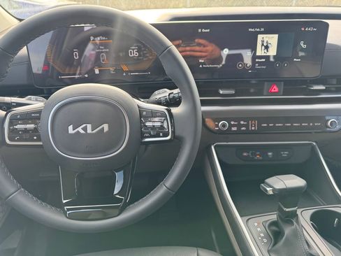 New 2026 Kia Carnival FWD image 15