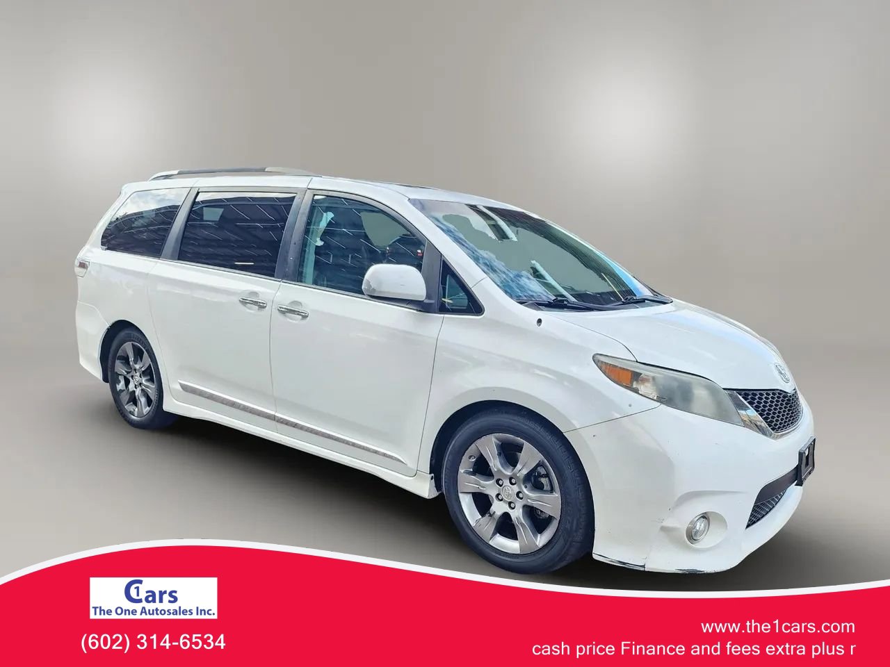 Used 2014 Toyota Sienna SE FWD image 1
