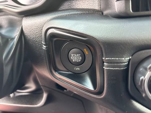 Used 2025 Jeep Wrangler Unlimited Sahara AWD/4WD image 16