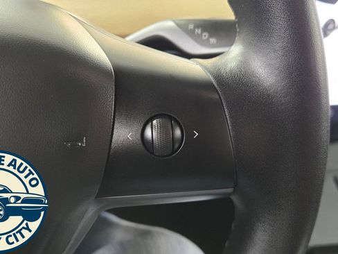 Used 2020 Tesla Model 3 Standard Range Plus RWD image 13