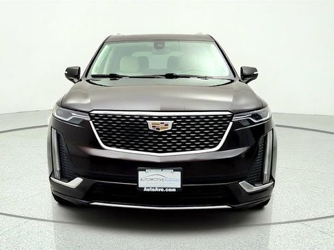 Used 2021 Cadillac XT6 Premium Luxury FWD image 2