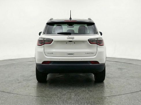 Used 2025 Jeep Compass Limited image 7