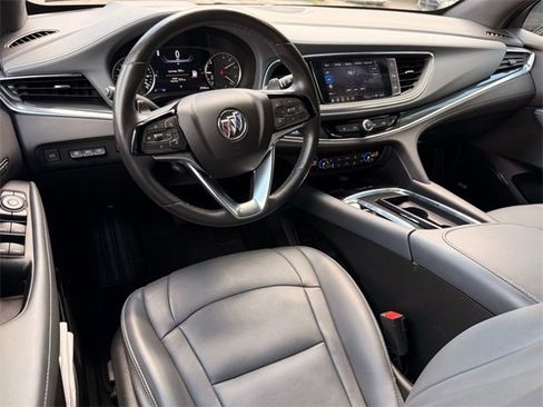 Used 2024 Buick Enclave Premium image 9